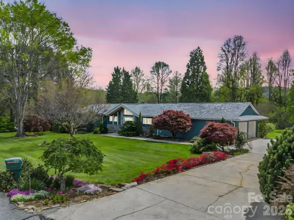 200 Conde Pl, Hendersonville, NC 28739