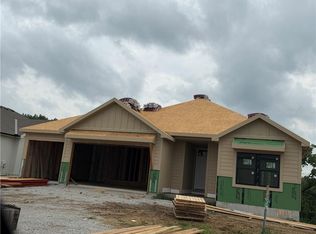 13775 NW 70th St, Parkville, MO 64152