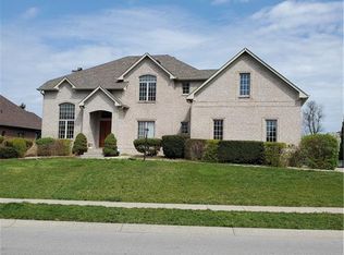 516 Walnut Woods Dr, Greenwood, IN 46142