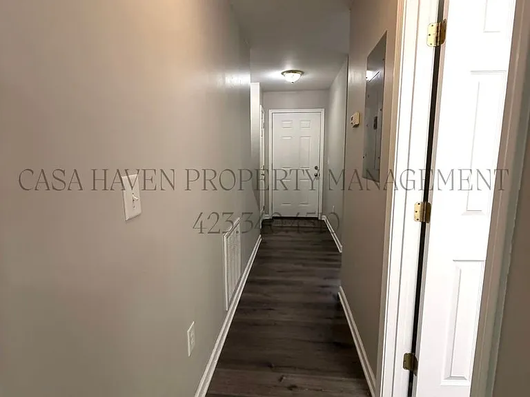 1522 Linden Ave — Photo 8