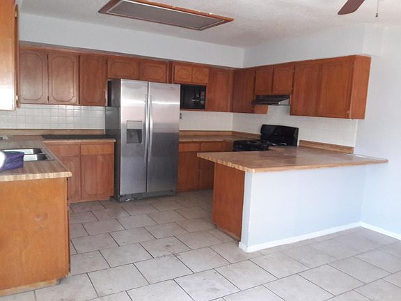 4th image of 1605 Bernard Kern Dr