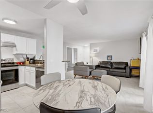 9325 W Desert Inn Rd APT 109, Las Vegas, NV 89117
