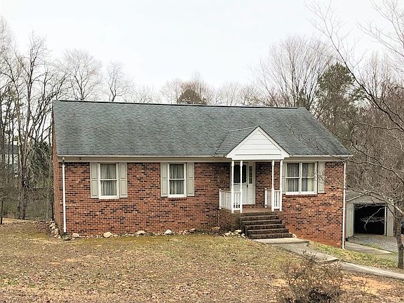 3rd image of 206 Fox Creek Dr