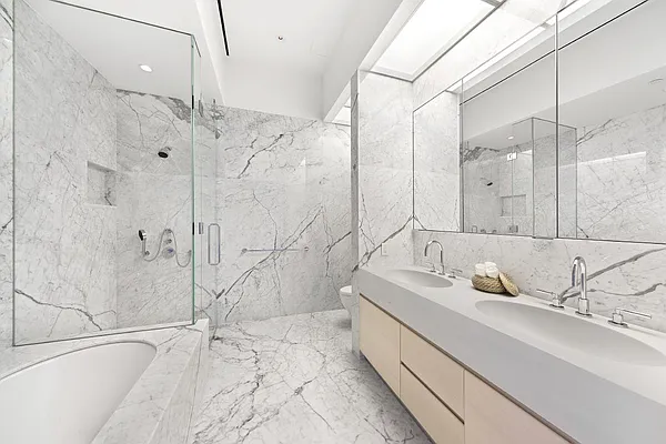 Rented by NYLON Real Estate | media 17