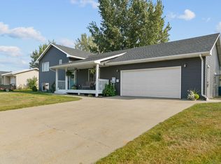 926 Wolf Ridge Ln, Waterville, MN 56096