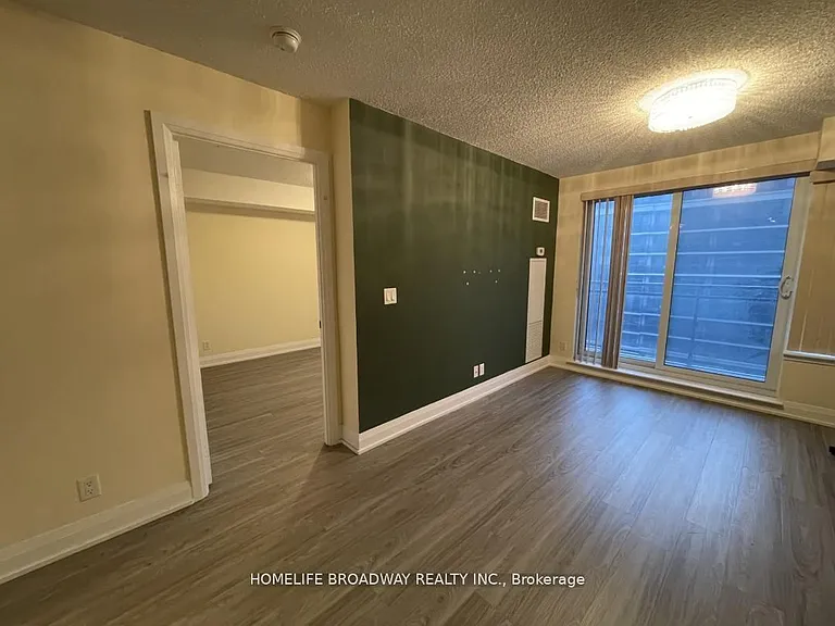 372 Highway 7 E #817 — Photo 3