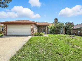 8212 Lara Ln, Watauga, TX 76148