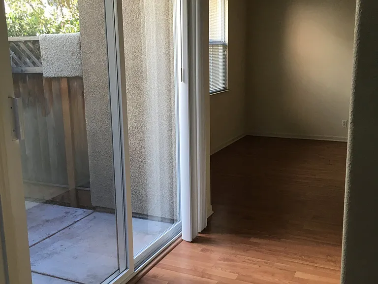 4467 Moulin Pl — Photo 24
