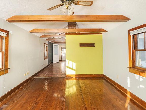 2nd image of 1812 W Wylie St