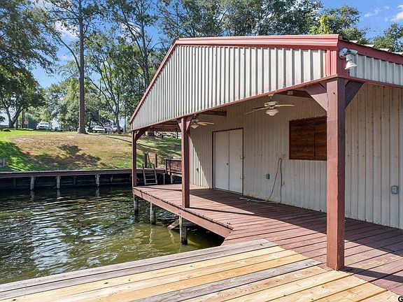 4th image of 15552 Lakeside Dr