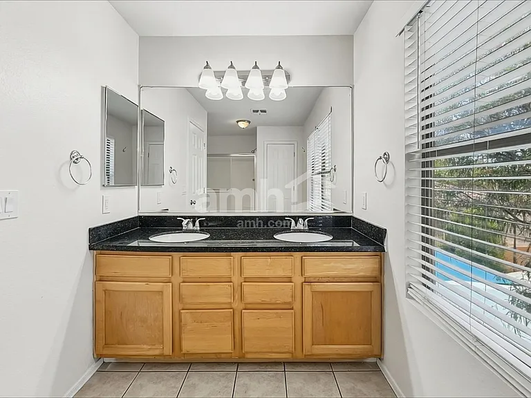 6133 S Wilson Dr — Photo 10