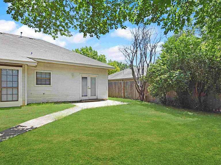 4514 Lone Star Trl — Photo 17