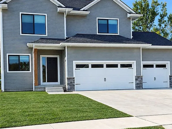 2521 Park Ridge Dr, Granger, IA 50109