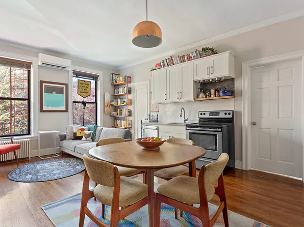 96 South Portland Avenue image 2 of 8