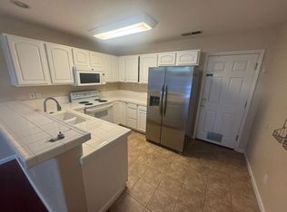 2083 5th St, Davis, CA 95618