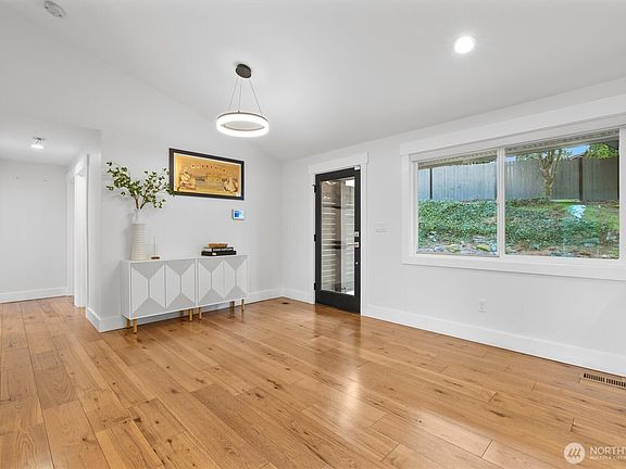 4th image of 2000 NE 27th Street