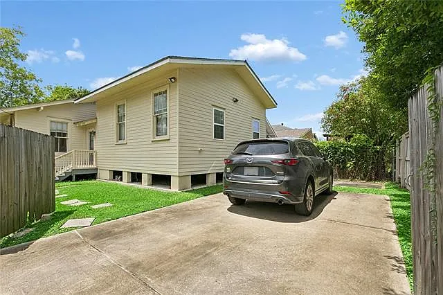 3 bed, 2.0 bath, 1582 sqft, $3,200 — Photo 4