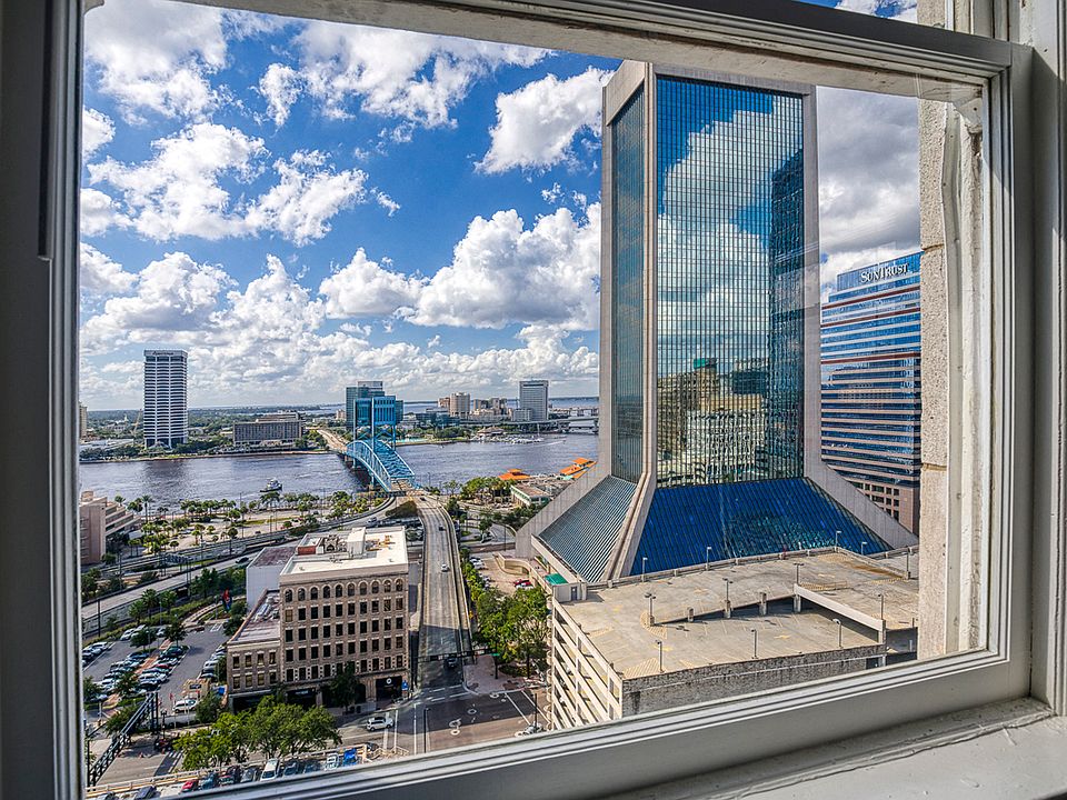 11 East View