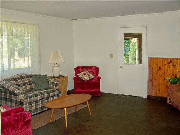 3rd image of 235 Whipple Ave E