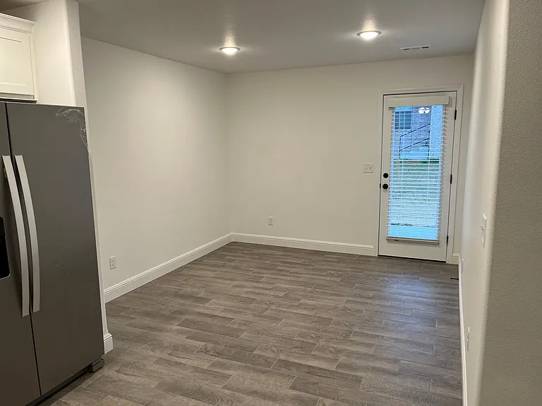 2051 Wildflower Dr — Photo 7