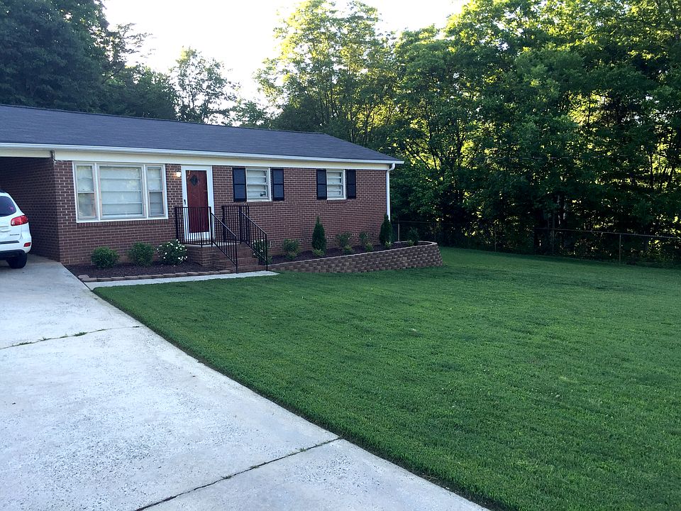 1st image of 2033 Fleetwood Dr