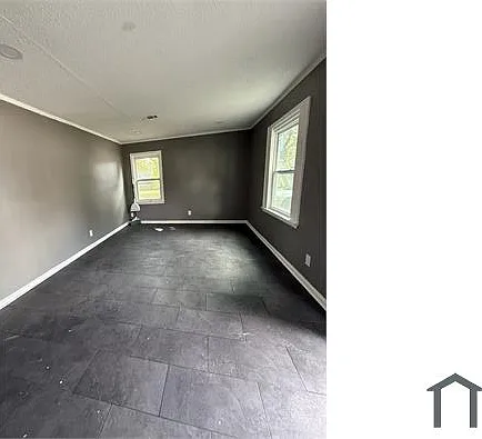 2815 S Dunmoor Rd — Photo 2