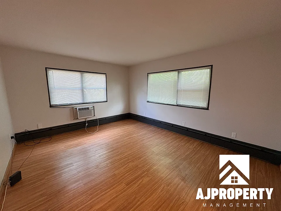 700 S Summit Ave #9