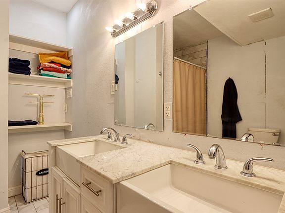 5th image of 305 E Belt Line Rd