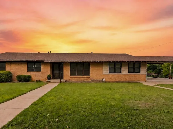608 Spring St, West, TX 76691
