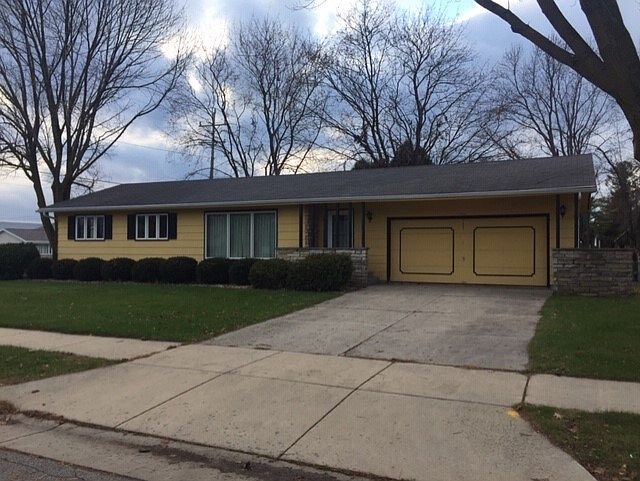 1st image of 513 Meadow Ln