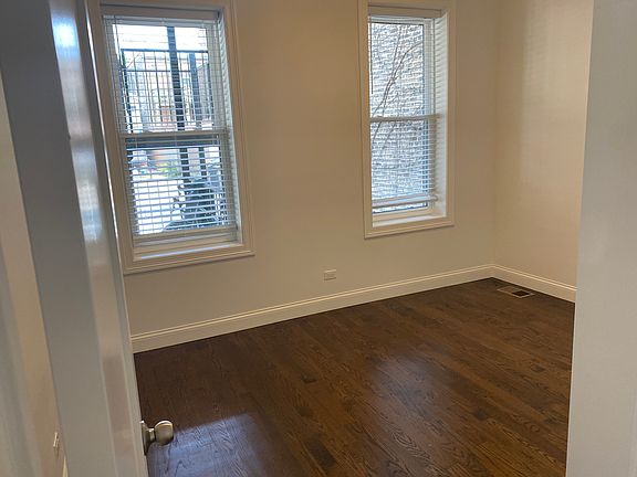 5th image of 1143 N Winchester Ave APT 1R