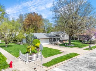 1714 Erin Dr, Normal, IL 61761