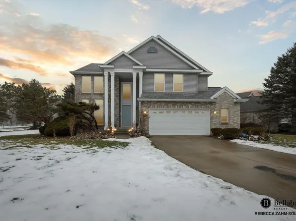 5492 W Heathwood Dr SE, Kentwood, MI 49512