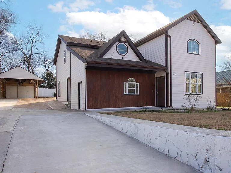 239 E Bledsoe St — Photo 4