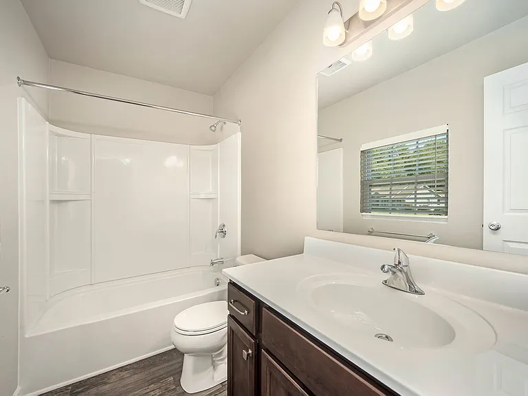 4340 Briarhill Dr — Photo 10