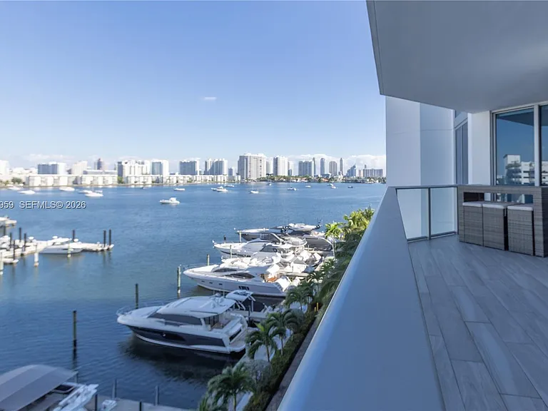 17111 Biscayne Blvd #505 — Photo 2