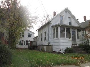 138 & 140 4th Ave, Moline, IL 61265