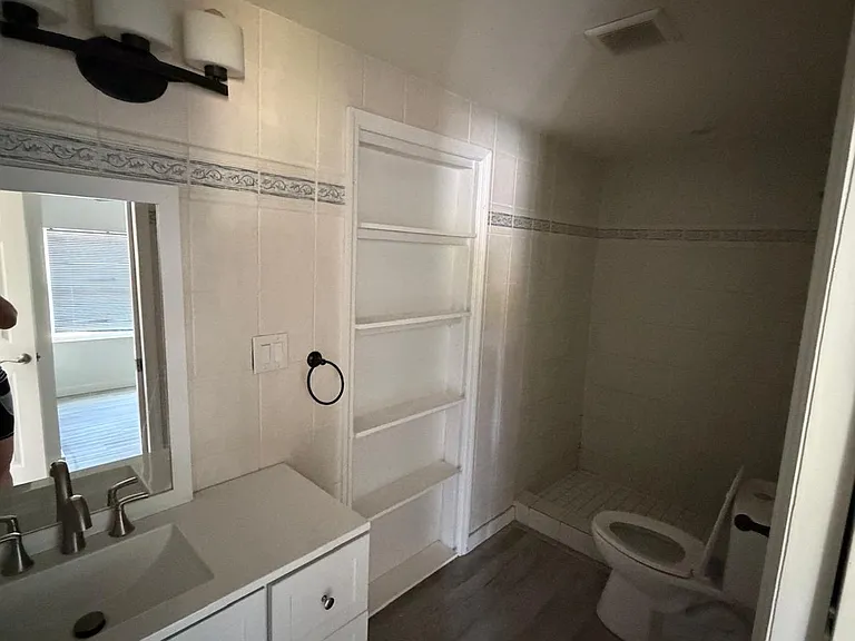 20 Laurel Rd E — Photo 16