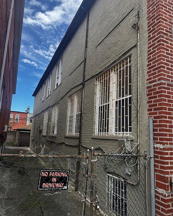 2nd image of 449 E 52nd St