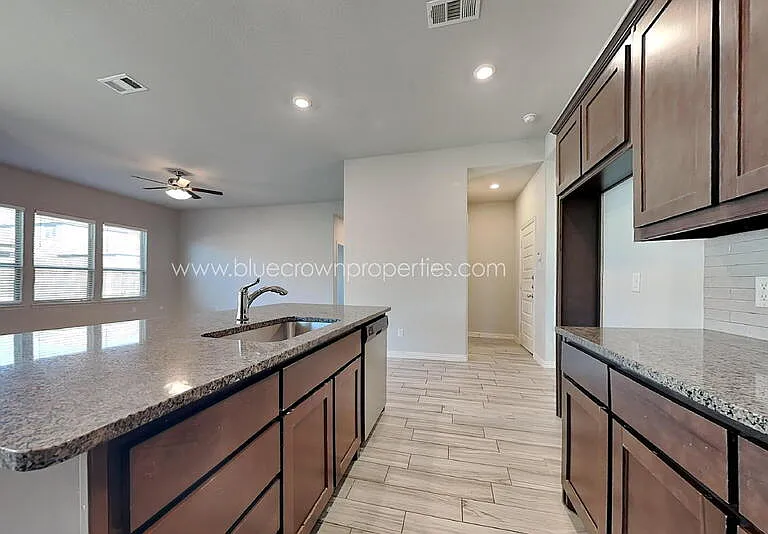 273 Cisco Trl — Photo 6