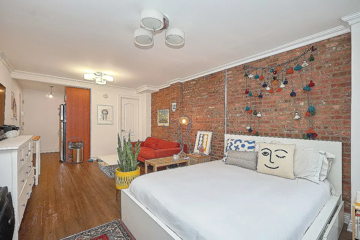 1140 Dean Street — Photo 2