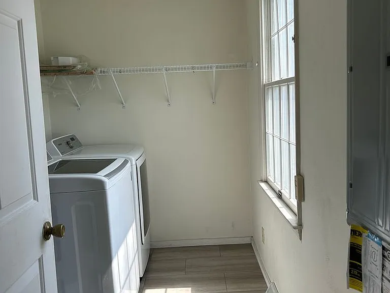 302 Salem St — Photo 15