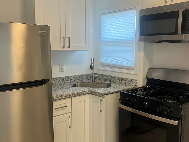 2161 Harding Ave #C — Photo 6