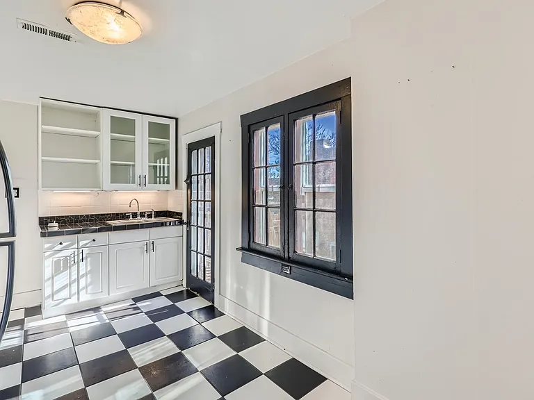 108 E Ellsworth Ave #2W — Photo 2
