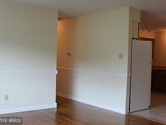 4th image of 45465 Locust Grove Dr