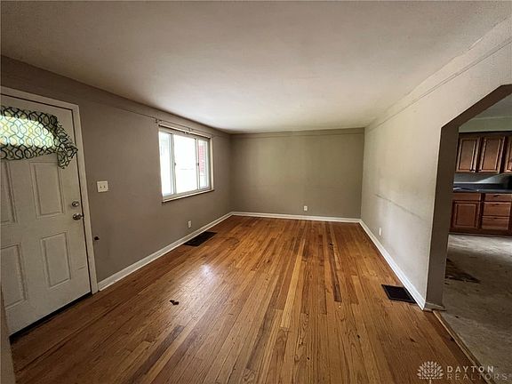 5th image of 1265 McKeone Ave