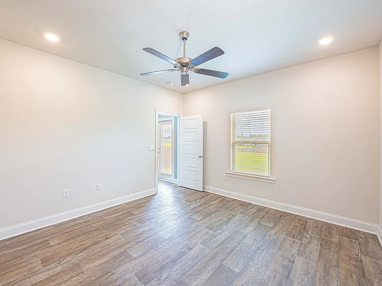 32667 Revere Dr — Photo 20