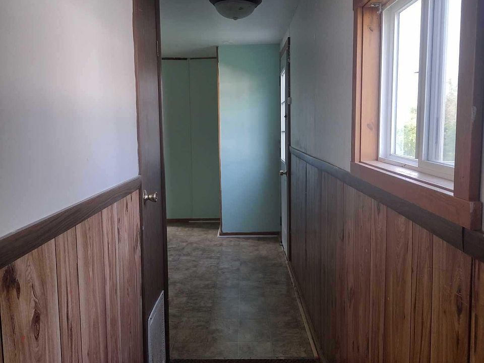 101 1/2 Willow St, Crookston, MN 56716 Zillow