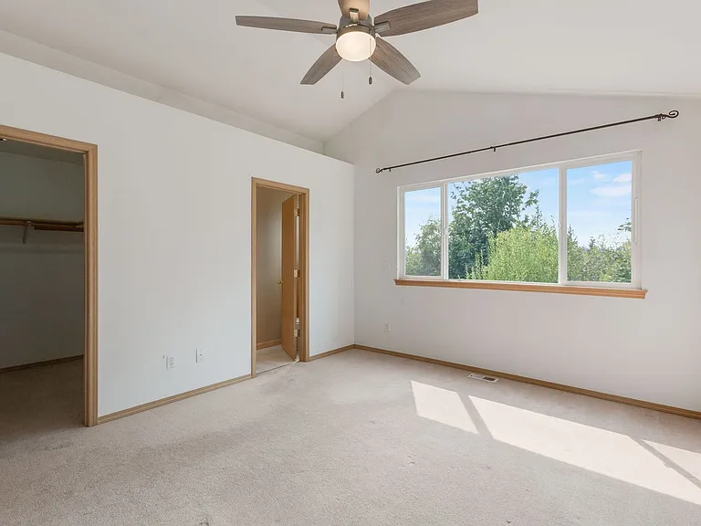 2116 82nd Dr NE — Photo 25