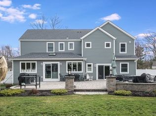 7 Brentwood Dr, Morris Plains, NJ 07950